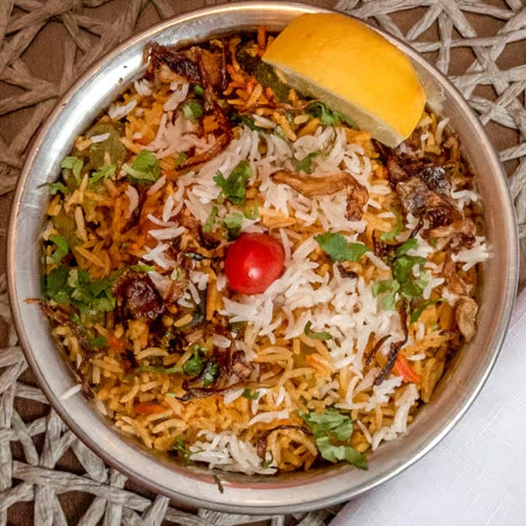 Delicious Curry Creations: Indian Cuisine Favorites